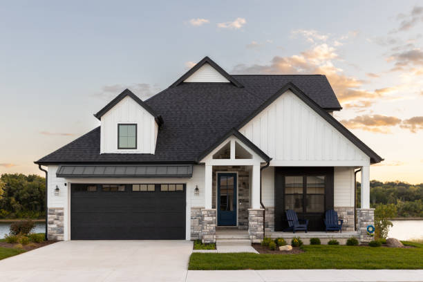 Best Roof Moss and Algae Removal  in Del Mar, CA